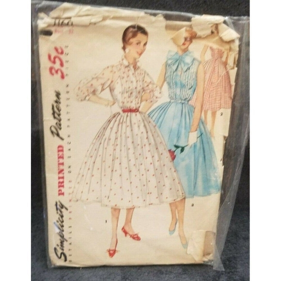 LOT 1950s -1960s Vintage Sewing Pattern DRESS / SHORTS & SKIRT - Picture 5 of 8